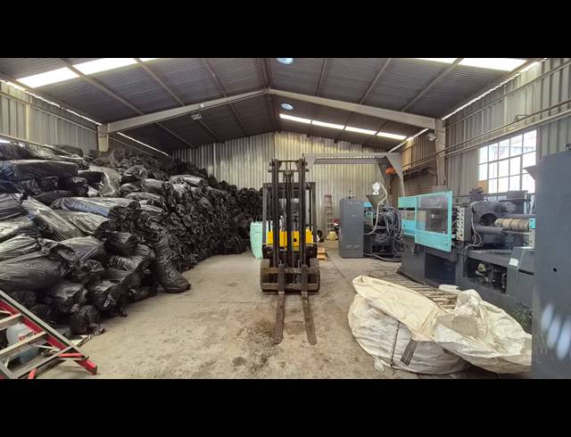 950M² WAREHOUSE FOR SALE IN HUGHES